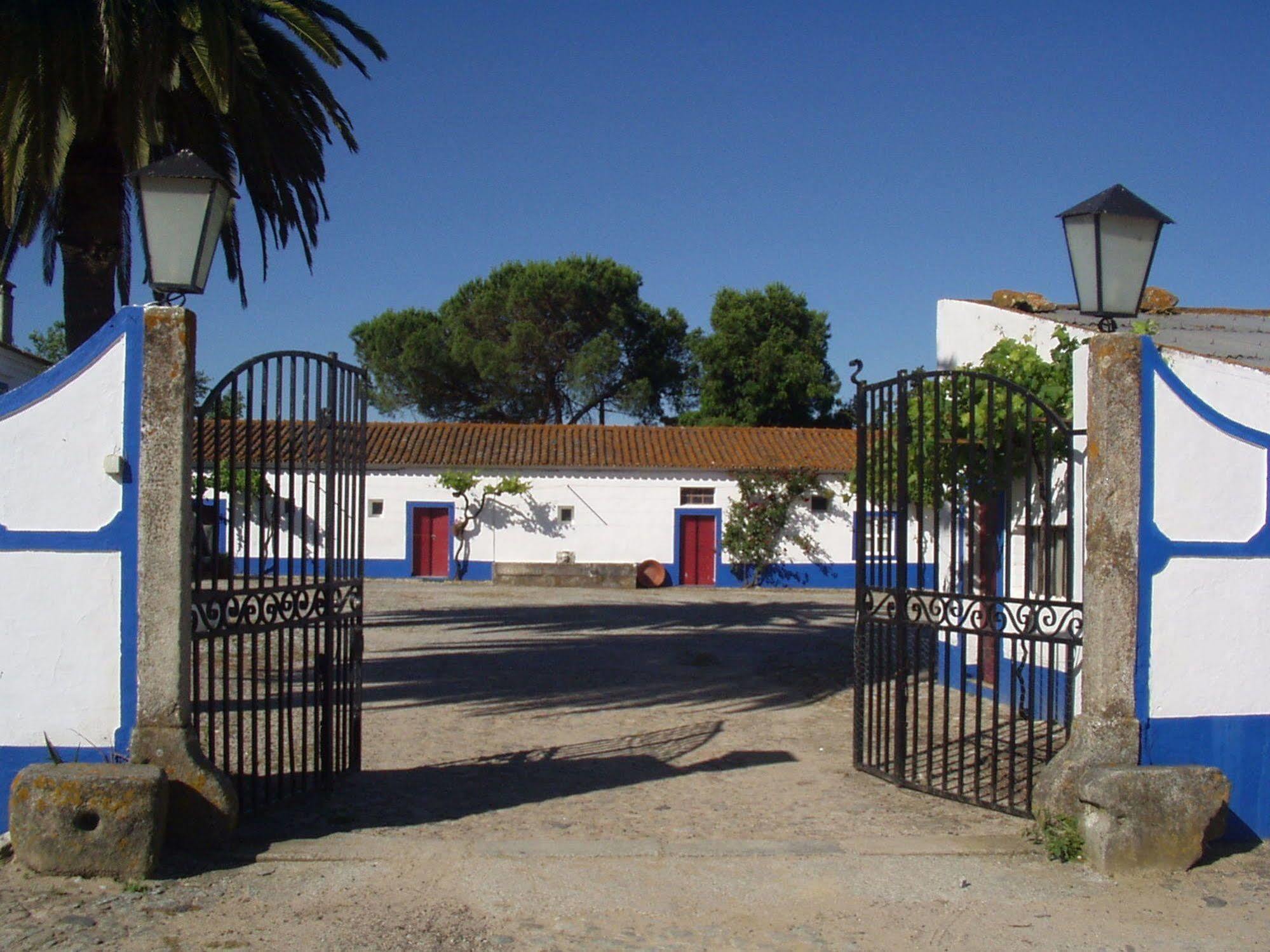 Monte Da Serralheira Agro Turismo Évora